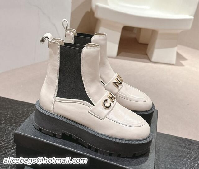 Grade Chanel Calfskin Chelsea Platform Ankle Boots with CHANEL Band White 909110