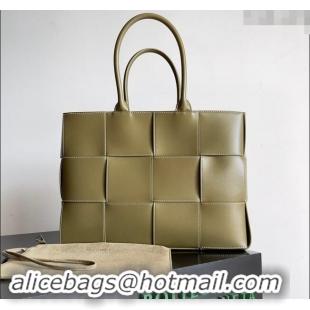 Top Design Bottega Veneta Medium Arco Tote Bag in Intrecciato Leather 729244 Mud Green 2024