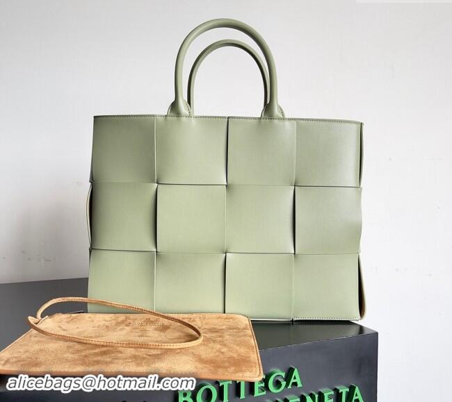 Luxury Discount Bottega Veneta Medium Arco Tote Bag in Intrecciato Leather 729244 Sage Green 2024