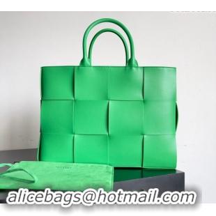 Top Quality Bottega Veneta Medium Arco Tote Bag in Intrecciato Leather 729244 Parakeet Green 2024