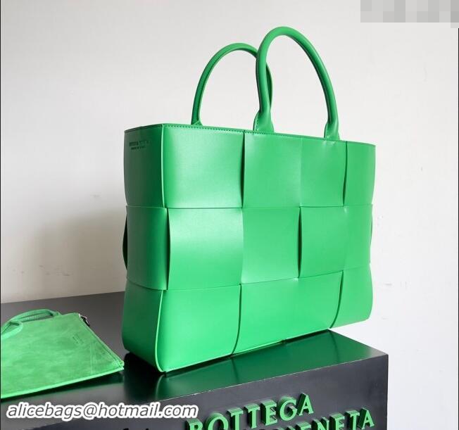 Top Quality Bottega Veneta Medium Arco Tote Bag in Intrecciato Leather 729244 Parakeet Green 2024