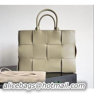 Market Sells Bottega Veneta Medium Arco Tote Bag in Intrecciato Leather 729244 Travertine Green 2024