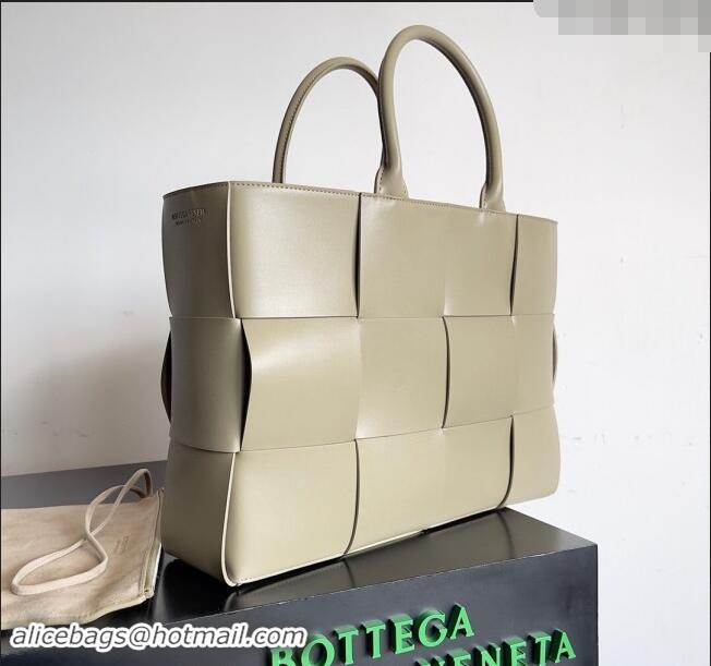 Market Sells Bottega Veneta Medium Arco Tote Bag in Intrecciato Leather 729244 Travertine Green 2024