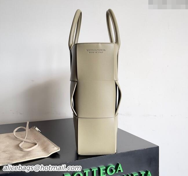 Market Sells Bottega Veneta Medium Arco Tote Bag in Intrecciato Leather 729244 Travertine Green 2024