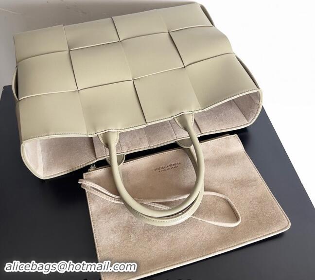 Market Sells Bottega Veneta Medium Arco Tote Bag in Intrecciato Leather 729244 Travertine Green 2024