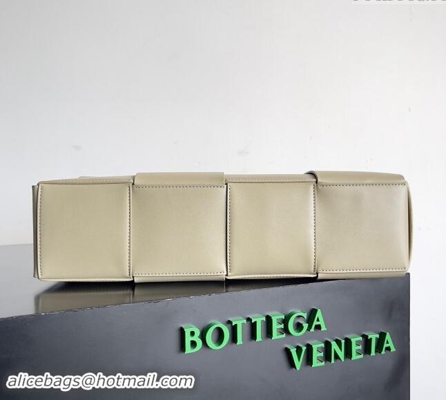 Market Sells Bottega Veneta Medium Arco Tote Bag in Intrecciato Leather 729244 Travertine Green 2024