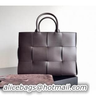 Shop Discount Bottega Veneta Medium Arco Tote Bag in Intrecciato Leather 729244 Fondant Brown 2024