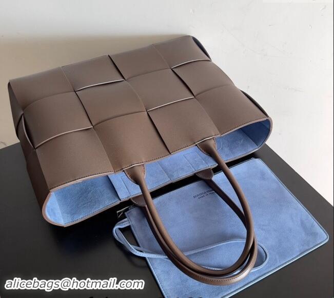 Buy Grade Bottega Veneta Medium Arco Tote Bag in Intrecciato Leather 729244 Chocolate Brown 2024