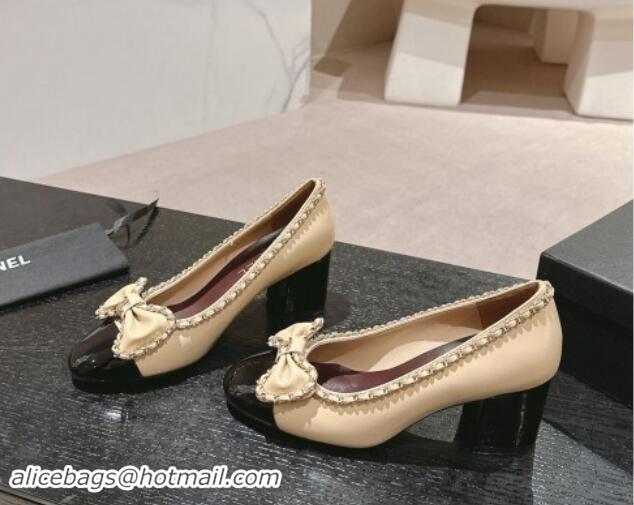 Sumptuous Chanel Calfskin Pumps with Chain and Bow Beige 910019