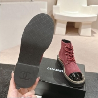 Sumptuous Chanel Suede Lace-up Ankle Boots with Logo Stud and Chain Burgundy 909063