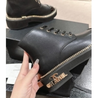 Pretty Style Chanel Smooth Calfskin Lace-up Ankle Boots with Logo Stud and Chain Black 909065