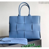 Buy Discount Bottega Veneta Medium Arco Tote Bag in Intrecciato Leather 729244 Blue 2024