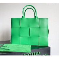 Top Quality Bottega Veneta Medium Arco Tote Bag in Intrecciato Leather 729244 Parakeet Green 2024