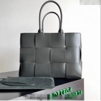 Promotional Bottega Veneta Medium Arco Tote Bag in Intrecciato Leather 729244 Dark Moss Green 2024