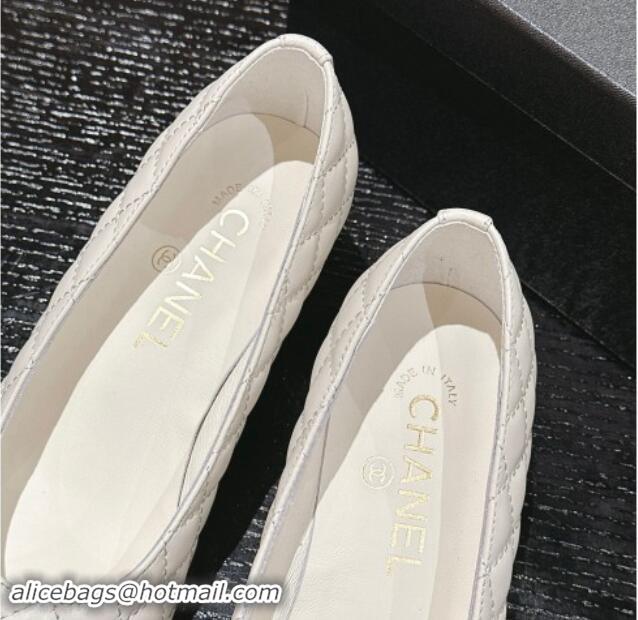 Sumptuous Chanel Quilted Lambskin Leather Low-Heel Pumps White 0910140