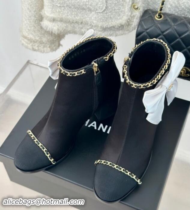 Pretty Style Chanel Fabric & Grosgrain Ankle Boots with Chain and Maxi Bow White/Black 091123