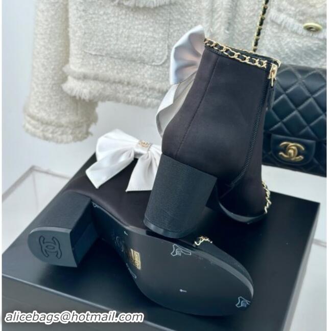 Pretty Style Chanel Fabric & Grosgrain Ankle Boots with Chain and Maxi Bow White/Black 091123