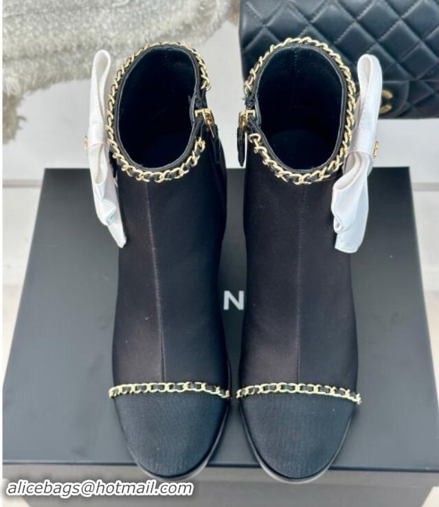 Pretty Style Chanel Fabric & Grosgrain Ankle Boots with Chain and Maxi Bow White/Black 091123