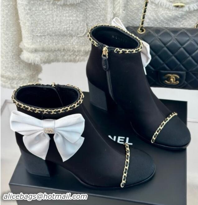 Pretty Style Chanel Fabric & Grosgrain Ankle Boots with Chain and Maxi Bow White/Black 091123