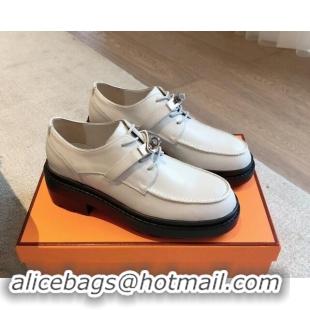 Pretty Style Hermes First Lace-up derby shoe in Calfskin with Kelly Buckle Pale Grey 907047