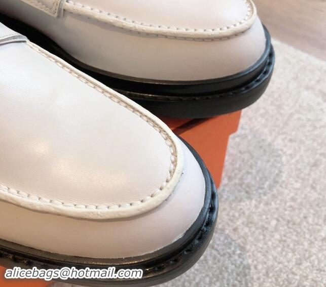 Pretty Style Hermes First Lace-up derby shoe in Calfskin with Kelly Buckle Pale Grey 907047