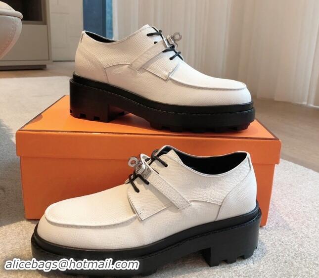 Grade Hermes First Lace-up derby shoe in Palm-Grained Calfskin with Kelly Buckle White 907044 