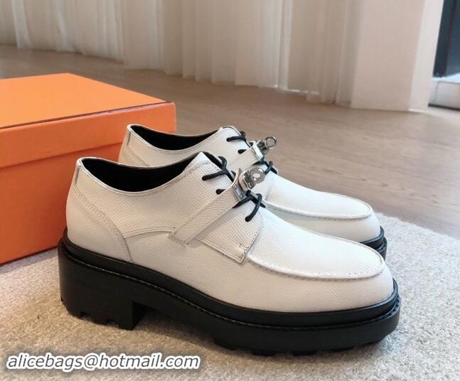 Grade Hermes First Lace-up derby shoe in Palm-Grained Calfskin with Kelly Buckle White 907044 