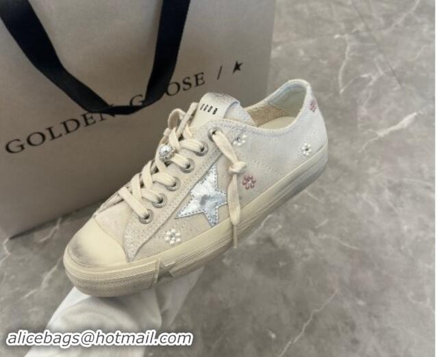 Sumptuous Golden Goose V-Star Sneakers in light gray suede with a silver leather star and Pearls Charm 7230102