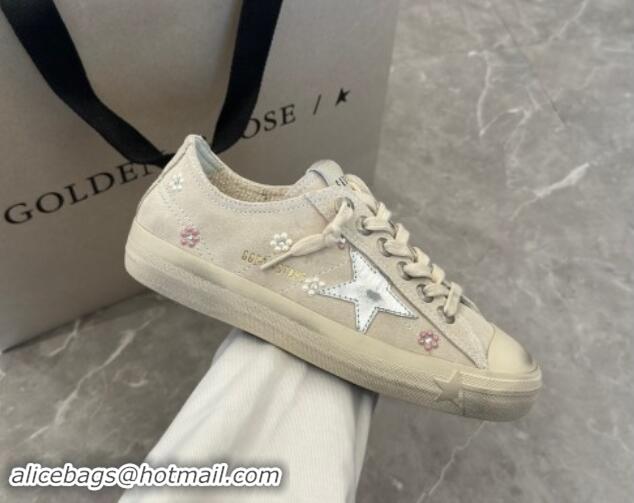 Sumptuous Golden Goose V-Star Sneakers in light gray suede with a silver leather star and Pearls Charm 7230102