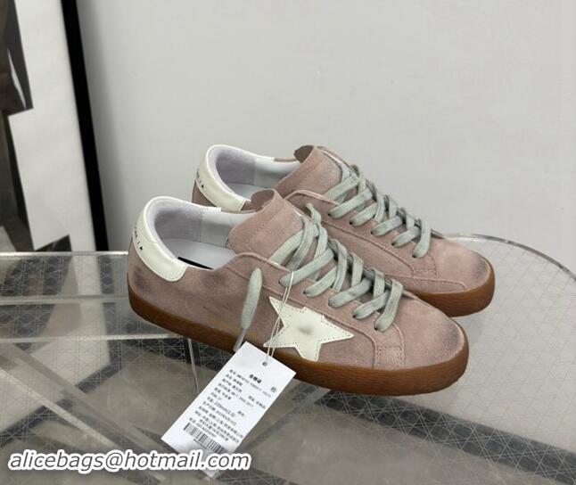 Trendy Design Golden Goose Super-Star Sneakers in light pink suede with white leather star and heel tab 009049