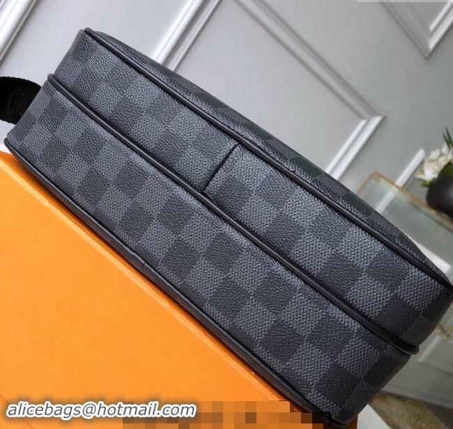 Pretty Style Louis Vuitton Damier Graphite Canvas Men Messenger Bag N40097