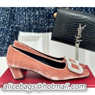 Top Grade Roger Vivier Belle Vivier Strass Buckle Pumps 4.5cm in Velvet Peachy Pink 010094