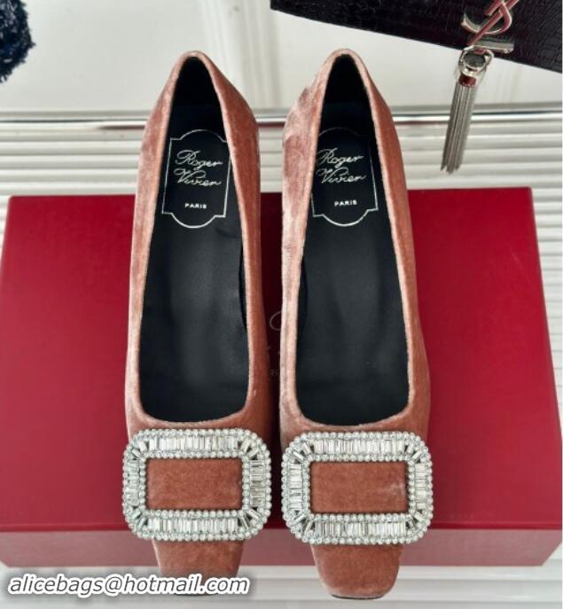 Top Grade Roger Vivier Belle Vivier Strass Buckle Pumps 4.5cm in Velvet Peachy Pink 010094