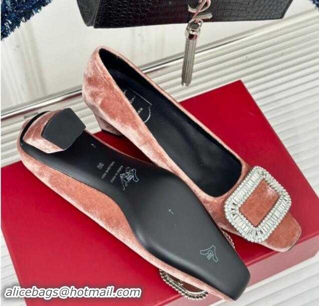 Top Grade Roger Vivier Belle Vivier Strass Buckle Pumps 4.5cm in Velvet Peachy Pink 010094