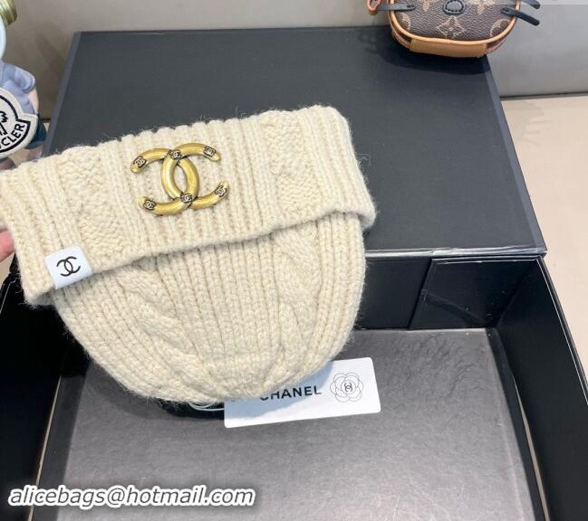 Market Sells Chanel Knit Hat with Metal-Tone CC CH091307 White 2024