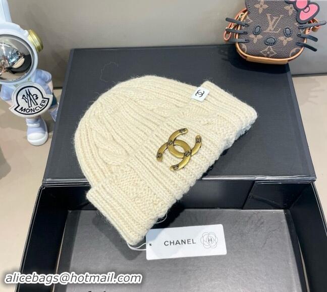 Market Sells Chanel Knit Hat with Metal-Tone CC CH091307 White 2024