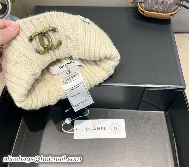 Market Sells Chanel Knit Hat with Metal-Tone CC CH091307 White 2024