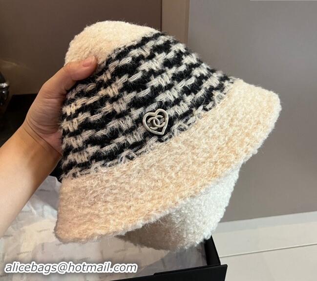 Reasonable Price Chanel Heart Shearling Fur Bucket Hat 1019016 White 2024