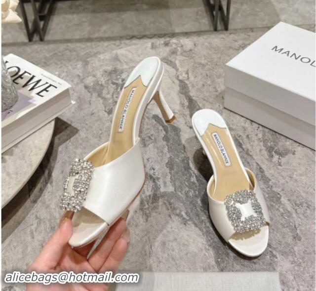 Trendy Design Manolo Blahnik Hangisimu Satin Heel Slide Sandals 7.5cm with Strass Buckle White 507013