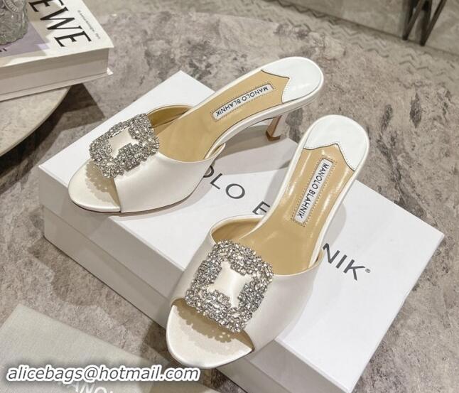 Trendy Design Manolo Blahnik Hangisimu Satin Heel Slide Sandals 7.5cm with Strass Buckle White 507013