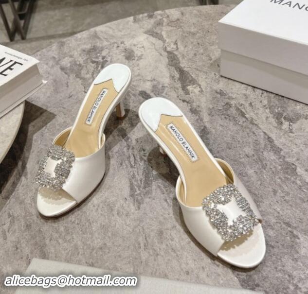 Trendy Design Manolo Blahnik Hangisimu Satin Heel Slide Sandals 7.5cm with Strass Buckle White 507013