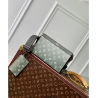 Best Price Louis Vuitton Mens Gaston Wearable Wallet Mini bag in Khaki Green Monogram Gradient Canvas M81124 2024