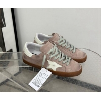 Trendy Design Golden Goose Super-Star Sneakers in light pink suede with white leather star and heel tab 009049