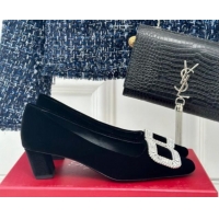 Pretty Style Roger Vivier Belle Vivier Strass Buckle Pumps 4.5cm in Velvet Black 010095