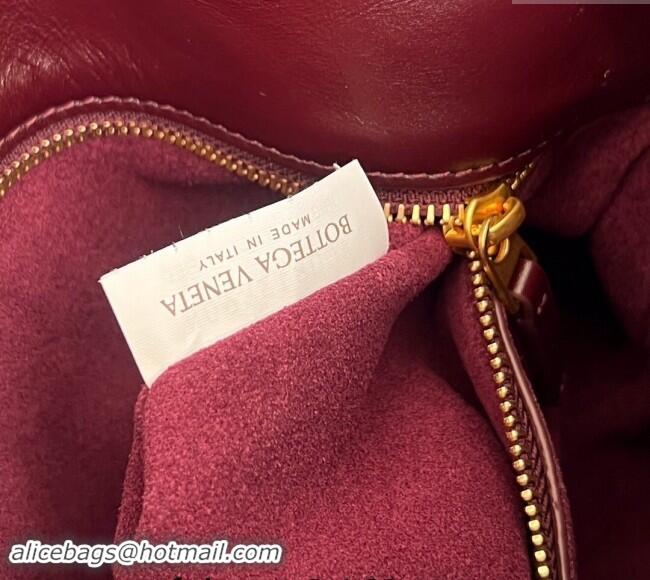 Top Grade Bottega Veneta Small Liberta Cross-body bag in Smooth Calfskin 806030 Burgundy 2024