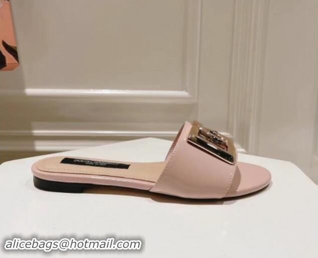 Duplicate Dolce & Gabbana DG Flat Slide Sandals in Patent Leather Light Pink 725043