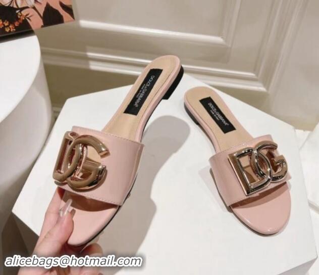 Duplicate Dolce & Gabbana DG Flat Slide Sandals in Patent Leather Light Pink 725043