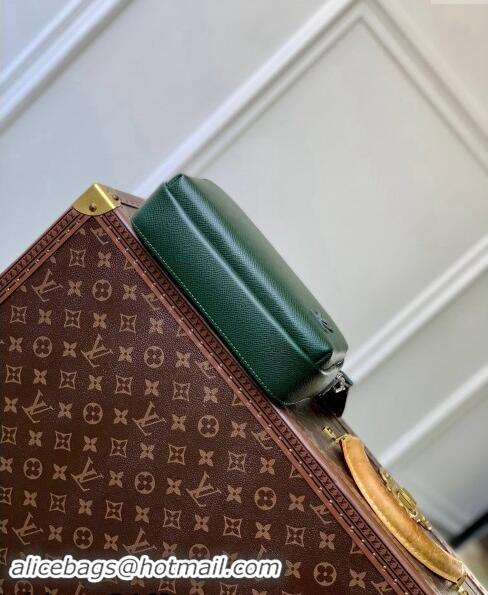 Well Crafted Louis Vuitton Mens Avenue Messenger bag in Taiga Leather M11657 Green 2024