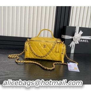 Top Design Chanel Shiny Crumpled Lambskin Vanity Case Bag with Pockets AS5222 Bright Yellow 2024