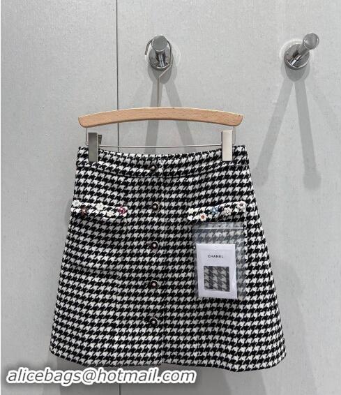 ​Top Design Chanel Houndtooth Jacket and Skirt Set with Pearl Bloom CH1108 2024